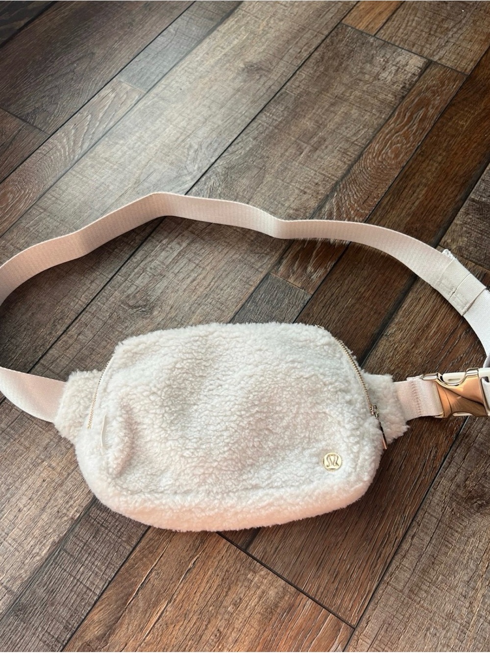 Lululemon Everywhere Fleece Belt Bag